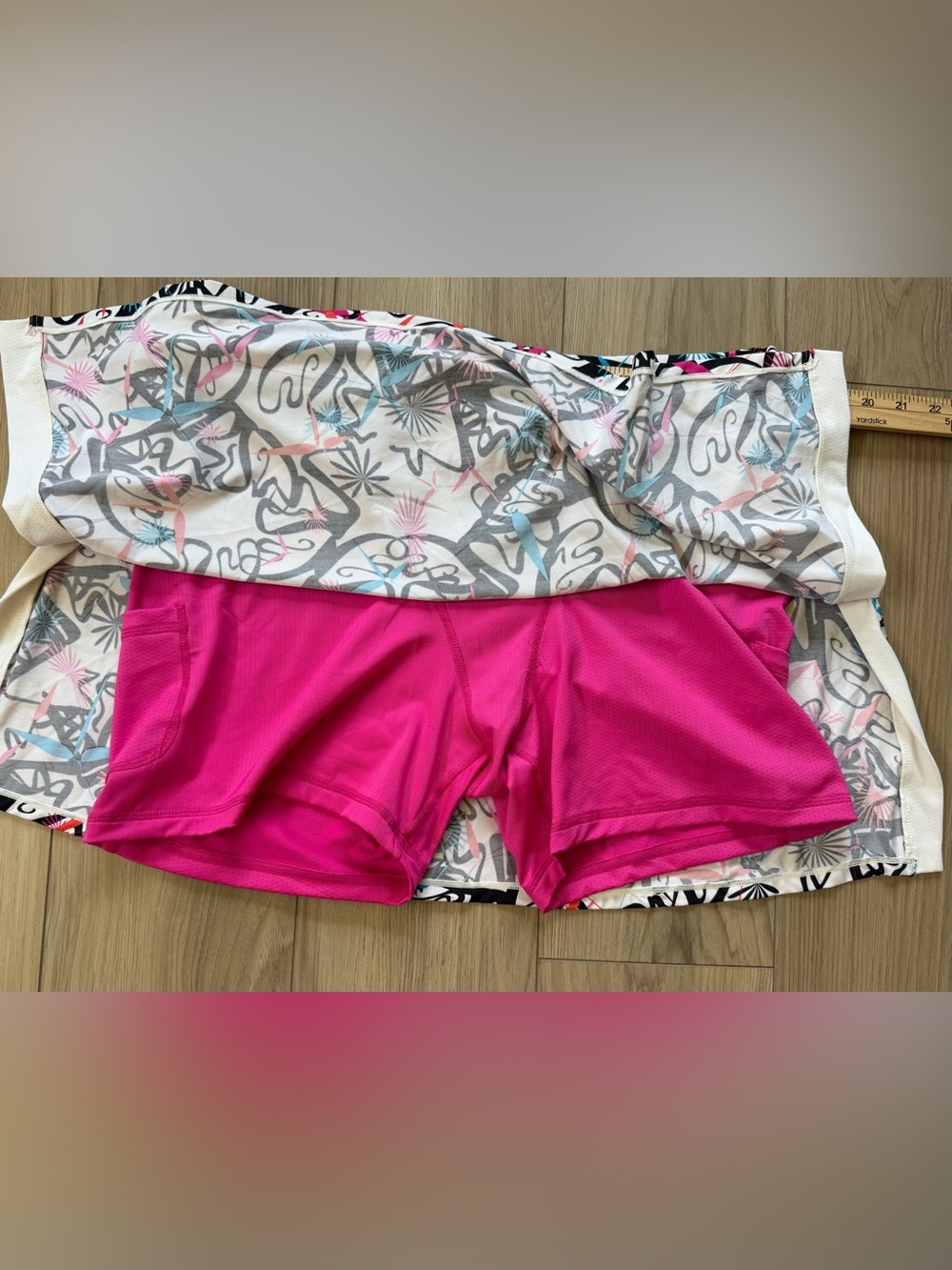 Skirt Sports Gym Girl White Athletic Skort Black Abstract & Pink Blue Accents XL - Picture 5 of 7